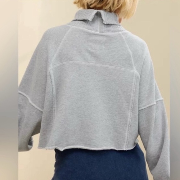 Aerie Gray Turtleneck Sweater - Picture 2 of 6